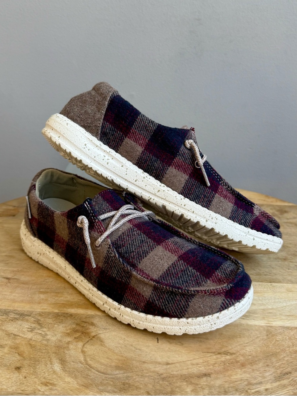HEYDUDE Wendy Fleece Plaid Loafers – Buckle Exclusive - size 7 Brown Maroon Fall